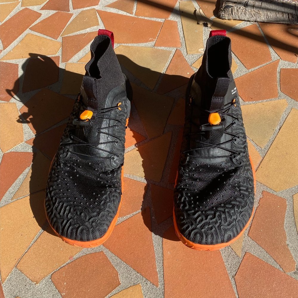 Vivobarefoot ESC Tempest Mens Size 9